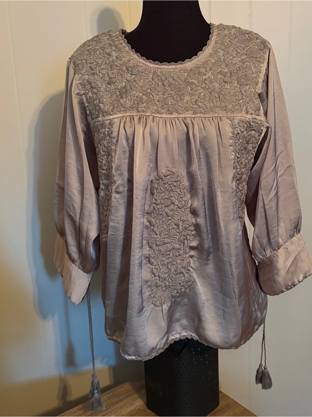 Sister Mary Women’s Top Small Gray Embroidered Long Sleeve Metallic